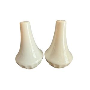 J G Meakin White Ceramic Salt & Pepper‎ Shakers-Made In England; 5.25" tall
